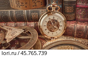 Vintage pocket watch. Vintage background Concept of time history. Стоковое видео, видеограф Андрей Армягов / Фотобанк Лори
