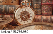 Vintage pocket watch. Vintage background Concept of time history. Стоковое видео, видеограф Андрей Армягов / Фотобанк Лори