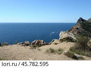 Вид на Чёрное море с горы Кастрон, Крым, Россия (2021 год). Редакционное фото, фотограф Free Wind / Фотобанк Лори