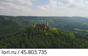 Hohenzollern Castle, Germany. Aerial FPV drone flights. (2018 год). Стоковое видео, видеограф Андрей Армягов / Фотобанк Лори