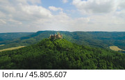 Hohenzollern Castle, Germany. Aerial FPV drone flights. (2018 год). Стоковое видео, видеограф Андрей Армягов / Фотобанк Лори