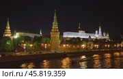 Moscow, night view of the Kremlin (2018 год). Стоковое видео, видеограф Андрей Армягов / Фотобанк Лори