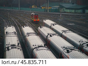 Вагоны в депо - Москва, Россия  - 10 апреля 2019. Редакционное фото, фотограф YuryKara / Фотобанк Лори