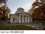Петергоф. Дача поручика Струкова. Редакционное фото, фотограф Литвяк Игорь / Фотобанк Лори