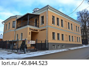 Ресторан "Усадьба" в здании постройки 19 века. Стоковое фото, фотограф Лариса Вишневская / Фотобанк Лори
