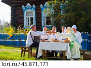 Performance in Mari Ethnographic Open-Air Museum (2021 год). Редакционное фото, фотограф Яков Филимонов / Фотобанк Лори