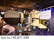Автоматическая станция "Луна-9". Мемориальный музей космонавтики в Москве на проспекте Мира,111 (2024 год). Редакционное фото, фотограф Александр Тараканов / Фотобанк Лори