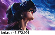 Happy smiling woman in futuristic style virtual reality headset. In low poly style, showing intelligent AI model with accurate wireframe design. Стоковое AI-видео, аниматор ALLA YURTAYEVA / Фотобанк Лори