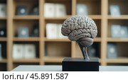 Интерфейсы Neurotech и будущее розничной торговли, основанной на мыслях. Стоковое AI-изображение, AI-художник ФотоИнтеллект / Фотобанк Лори