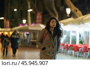 Barcelona, Catalonia / Spain - November 26 2018: Night image of the main city street / Rambla. Редакционное фото, фотограф YuryKara / Фотобанк Лори