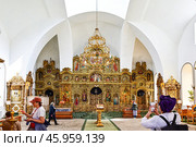 Собор Троицы живоначальной. Храм с иконостасом в Раифском монастыре (2024 год). Стоковое фото, фотограф Александр Тараканов / Фотобанк Лори
