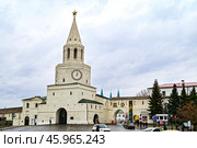 Вход в Спасскую башню Казанского кремля. Вечерняя Казань. Республика Татарстан. Россия (2024 год). Редакционное фото, фотограф Александр Тараканов / Фотобанк Лори