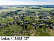 Село Карасёво  летом с высоты птичьего полёта. Черепановский район Новосибирской области, Западная Сибирь. (2024 год). Стоковое фото, фотограф Евгений Мухортов / Фотобанк Лори