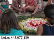 Духовные женские практики на раскрытие женственности. Стоковое фото, фотограф Elena Kotova / Фотобанк Лори