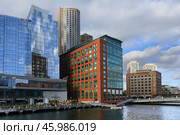 InterContinental Boston and other skyscrapers in Financial District Boston, MA, United States (2015 год). Редакционное фото, фотограф Валерия Попова / Фотобанк Лори