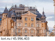 Residential complex "Dvortsovaya Embankment" at 38 Fedoseevskaya Street. Russia, Republic of Tatarstan, Kazan, September 2023. Стоковое фото, фотограф Photojuli / Фотобанк Лори