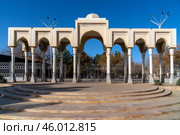 The arch adorning the entrance to the Samonids Recreation Park on a sunny day, Bukhara, Uzbekistan. Стоковое фото, фотограф Ula Ulachka / Фотобанк Лори