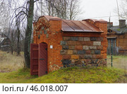 Керосиновый склад (кладовая), ретро-станция Куженкино, Тверская область (2019 год). Редакционное фото, фотограф Алексей Иванов / Фотобанк Лори