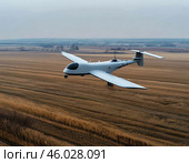 Военный беспилотник самолётного типа, оснащенный передовыми технологиями наблюдения. Стоковое AI-изображение, AI-художник Руслан Лесков / Фотобанк Лори