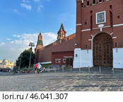 Московский Кремль. Спасская башня, нижняя часть, врата. Июль 2024 года. Редакционное фото, фотограф Александр Рыбалка / Фотобанк Лори
