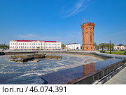 Город Тобольск. Водонапорная башня и Духовная семинария (2019 год). Редакционное фото, фотограф Александр Тараканов / Фотобанк Лори