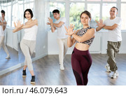 Team of dancers performing contemporary dance in choreography studio. Стоковое фото, фотограф Яков Филимонов / Фотобанк Лори