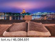 Исаакиевский собор, река Нева, книга, Санкт-Петербург. Стоковое фото, фотограф Baturina Yuliya / Фотобанк Лори