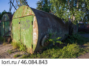Старые металлические контейнеры. Стоковое фото, фотограф DamienTn / Фотобанк Лори