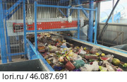 Waste recycling plant. Стоковое видео, видеограф Андрей Шалари / Фотобанк Лори
