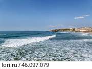 Waves on the beach in Biarritz, France (2018 год). Стоковое фото, фотограф Boris Breytman / Фотобанк Лори