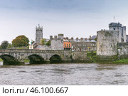 View of King John's Castle, Limerick, Ireland (2018 год). Стоковое фото, фотограф Boris Breytman / Фотобанк Лори