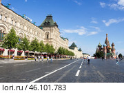 Russia, Moscow, July 21, 2020: Red Square, GUM State Department Store and St. Basils cathedral. Sunny summer day. Редакционное фото, фотограф Татьяна Васильева / Фотобанк Лори