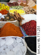 Spices at the Siab Bazaar in the ancient city of Samarkand (2022 год). Стоковое фото, фотограф Юлия Белоусова / Фотобанк Лори