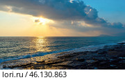 Setting sun over the mediterranean sea in Mahmutlar, Turkey (2021 год). Стоковое фото, фотограф Светлана Султанаева / Фотобанк Лори