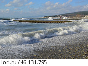 Зимний морской пейзаж в шторм курорта Дивноморское (2017 год). Стоковое фото, фотограф Игорь Архипов / Фотобанк Лори