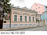 Дом Фалеева (сейчас посольство Абхазии в России). Гагаринский переулок, дом 11. Зимний день. Москва. Россия. Редакционное фото, фотограф E. O. / Фотобанк Лори