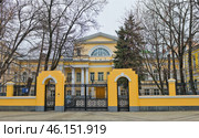 Вид на Главный дом городской усадьбы Давыдова. Зимний день. Москва. Редакционное фото, фотограф E. O. / Фотобанк Лори