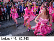 Carnival parade in streets of Lisbon by artistic collective Clandestine Colombina (2024 год). Редакционное фото, фотограф Дмитрий Рухленко / Фотобанк Лори