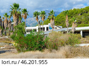 Заброшенный пятизвёздочный отель (ранее Holiday Area Eco Dream Club Sea Resort сети отелей Naturland) в Чамьюва, пригород Кемера, Турция (2022 год). Редакционное фото, фотограф Ольга Коцюба / Фотобанк Лори