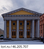 Портик Перинной линии. Санкт-Петербург, Думская улица, 2. Стоковое фото, фотограф Александр Селезнев / Фотобанк Лори