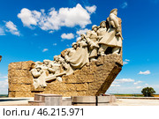 Фрагмент скульптурной композиция на мемориале Славы в Ростовской области (2023 год). Редакционное фото, фотограф Владимир Ушаров / Фотобанк Лори