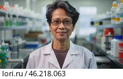 A young, attractive Asian female scientist in a laboratory with a white background, focused on testing a healthy product. Стоковое AI-видео, аниматор Ирина Старикова / Фотобанк Лори