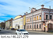 Улица Габдуллы Тукая, дома 73 и 75. Город Казань. Республика Татарстан. Россия (2024 год). Стоковое фото, фотограф Александр Тараканов / Фотобанк Лори