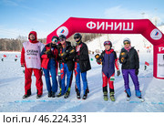 Чемпионат и первенство Московской области по альпинизму в дисциплине ски-альпинизм-спринт, 15 февраля 2025, горнолыжный клуб Леонида Тягачева. Букетная церемония после финала женских соревнований. Редакционное фото, фотограф Наталья Николаева / Фотобанк Лори