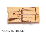 Empty wooden mousetrap on white background. Стоковое фото, фотограф Pixel_shot / Фотобанк Лори
