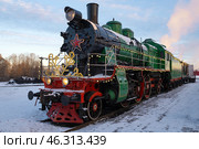 Советский пассажирский паровоз Су.250-74 (Сормовский усиленный, Советский Прери) февральским утром. Сортавала. Редакционное фото, фотограф Виктор Карасев / Фотобанк Лори