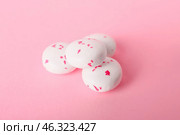 Tasty chewing gums on color background. Стоковое фото, фотограф Pixel_shot / Фотобанк Лори