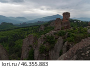 Вид на скалы Белоградчик (Belogradchik) ,природная достопримечательность, Болгария (2019 год). Стоковое фото, фотограф Дымов Игорь / Фотобанк Лори