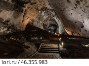 Пещера Магура (Magura Cave) на северо-западе Болгарии, недалеко от Белоградчика ( Belogradchik), провинция Видин (Vidin) (2019 год). Стоковое фото, фотограф Дымов Игорь / Фотобанк Лори