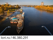 Речная пристань в Самаре с видом на элеватор (2020 год). Стоковое фото, фотограф Ольга Дубровская / Фотобанк Лори